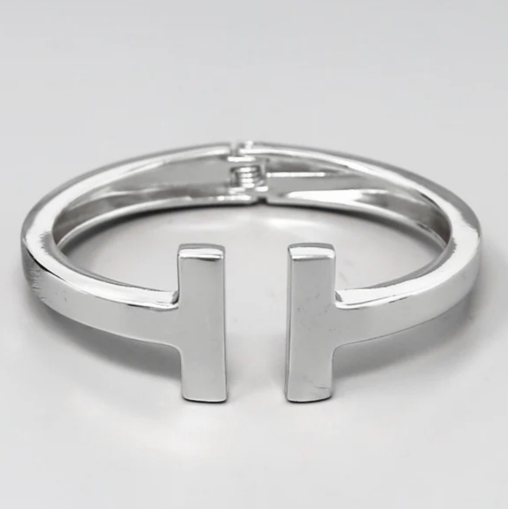 Elegant Silver Women's Bracelet